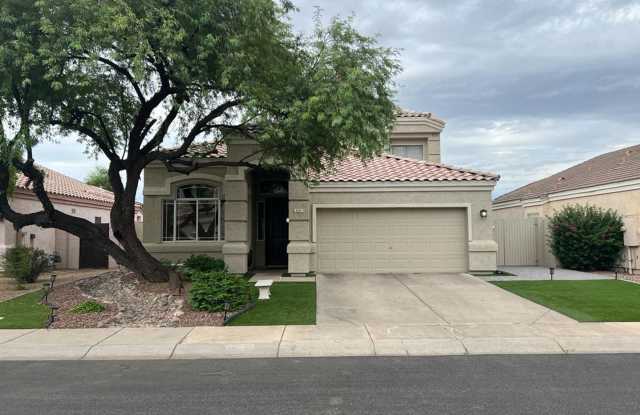 BEAUTIFUL executive style home w/ entertainer's dream backyard! photos photos