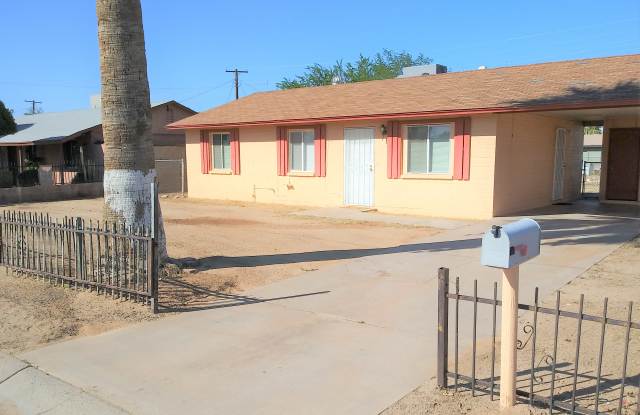 2032 E Saint Charles Ave - 2032 East Saint Charles Avenue, Phoenix, AZ 85042