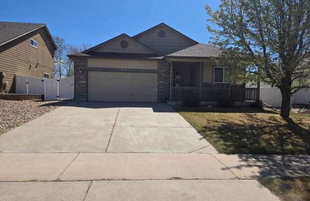 Spacious 5B/3B with Finished Basement Now Available! photos photos Spacious 5B/3B with Finished Basement Now Available! photos photos