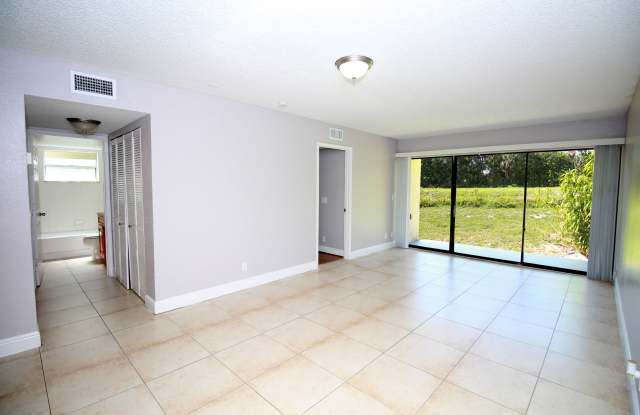 1701 Balfour Point Drive - Unit BUnit B Gallery 3
