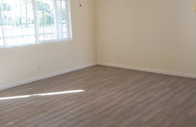 3130 West Cactus Road Gallery 2