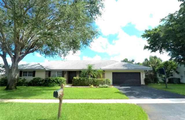 7450 SW 15TH ST - 7450 Southwest 15th Street, Plantation, FL 33317