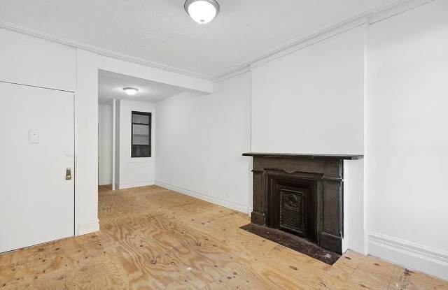 346 W 48th St Apt 4W Gallery 1