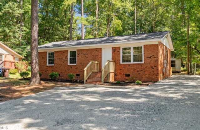 Beautiful fully renovated 3 bedroom home in Sanford! photos photos