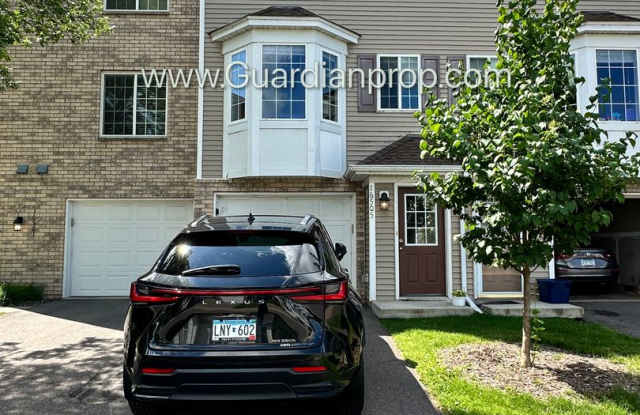 Prior Lake Town Home, 1 Car Garage, W/D, Walk out Patio, Dishwasher Available Sept photos photos