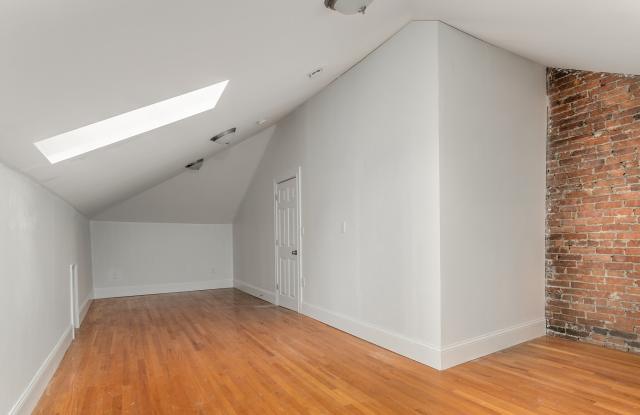 103 Summer St Gallery 4