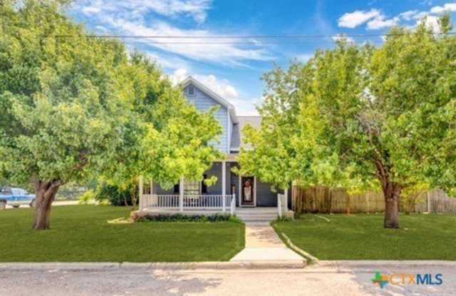 116 S Hackberry Avenue Gallery 1
