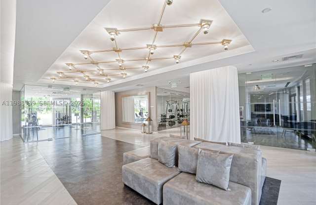 9 Island Ave Gallery 3