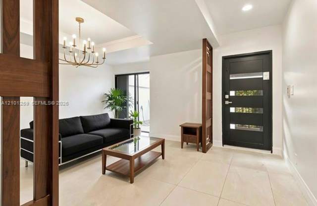 1542 NE Quayside Ter th 1542, Miami, FL 33138 Gallery 4