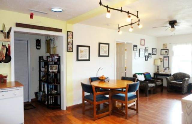 212 Merchant Gallery 4