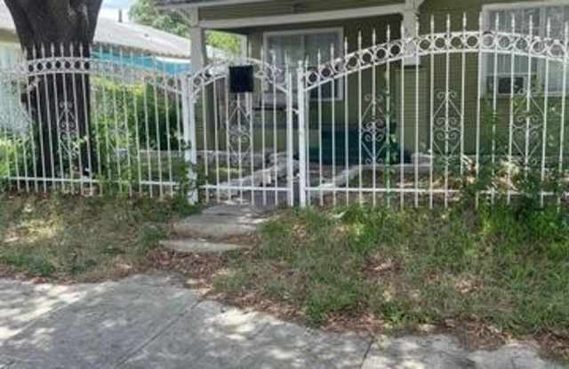 304 TERRELL AVE - 304 Terrell Avenue, San Antonio, TX 78214