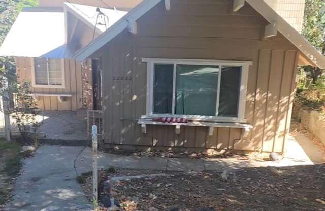 Level entry to 4 bedroom 2 bath Gallery 1