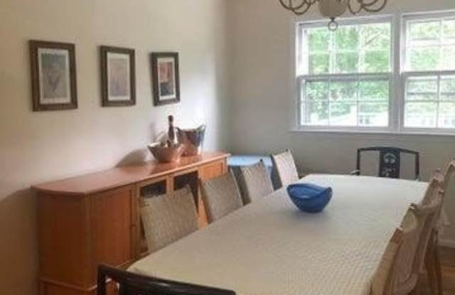 442 Redmond Avenue Gallery 3