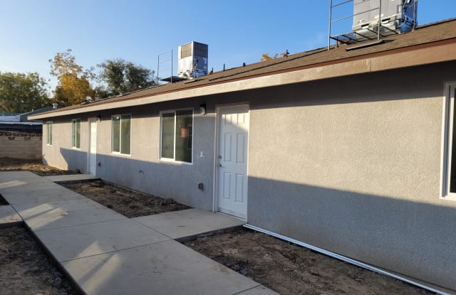 2704 Bomark Ct - A - 2704 Bomark Ct, Kern County, CA 93307