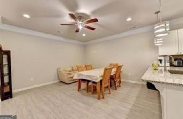 2343 Buford Town Gallery 4