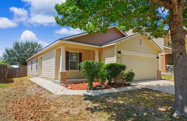 Wonderful home in Copperfield Neighborhood. Realtor Commission: $500 Gallery 4