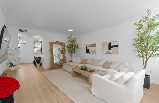 687 Hibiscus Street Gallery 4