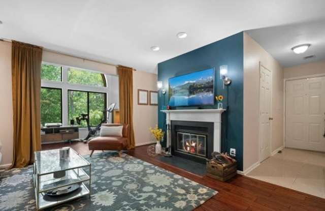 2800 Lee Oaks Pl Gallery 1