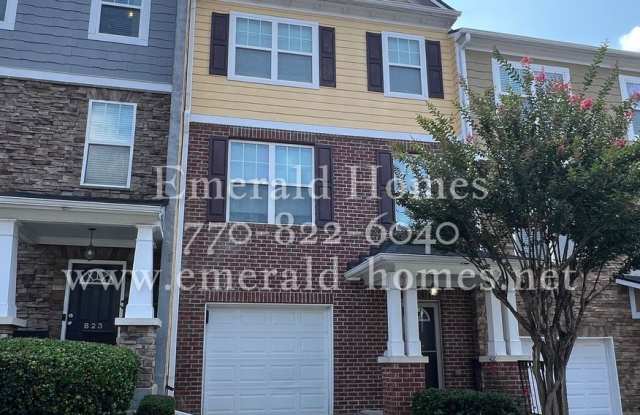 Spacious 3-Bedroom Townhome with Finished Studio Suite – Prime Location! photos photos