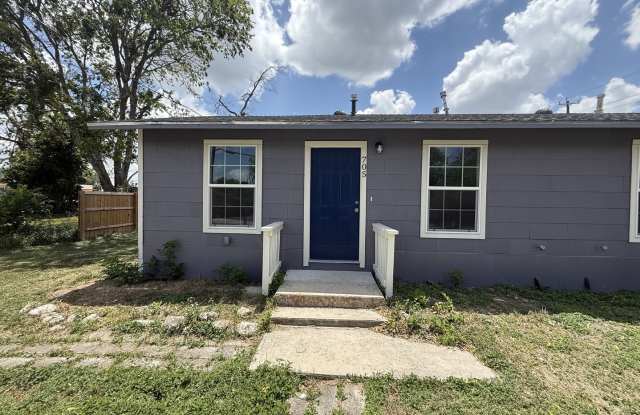 705 CROCKETT DR photos photos