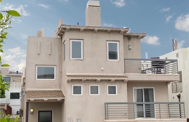 421 11th Street - 421 11th Street, Hermosa Beach, CA 90254
