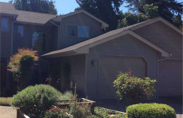 2-Bedroom Townhouse Close to Hospitals, Great Private, Central Location! photos photos