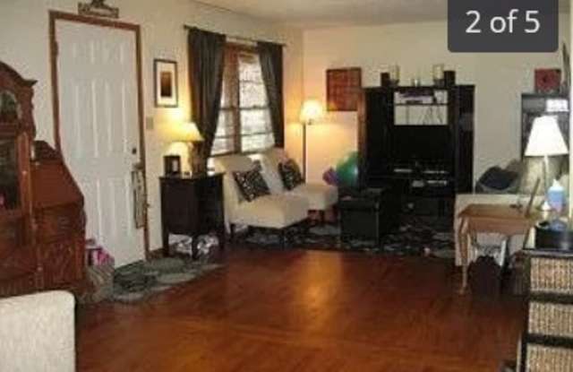 2516 Brookside Court Gallery 2