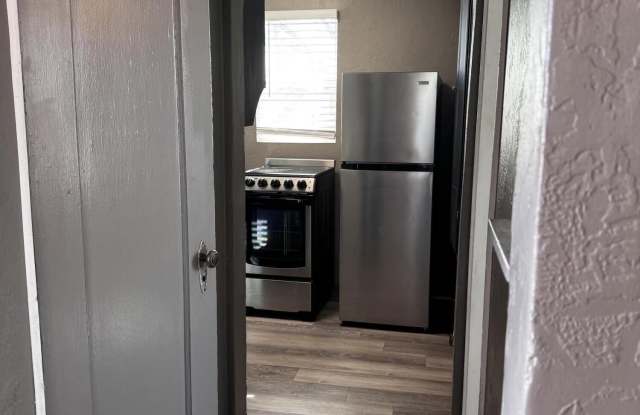 213 W Oak Street photos photos