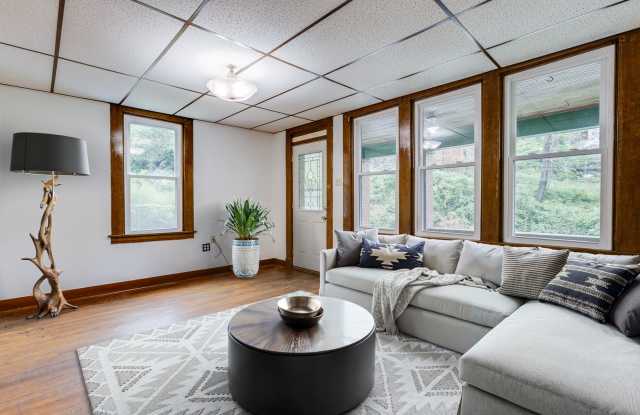 12 - 2642 Quarry photos photos