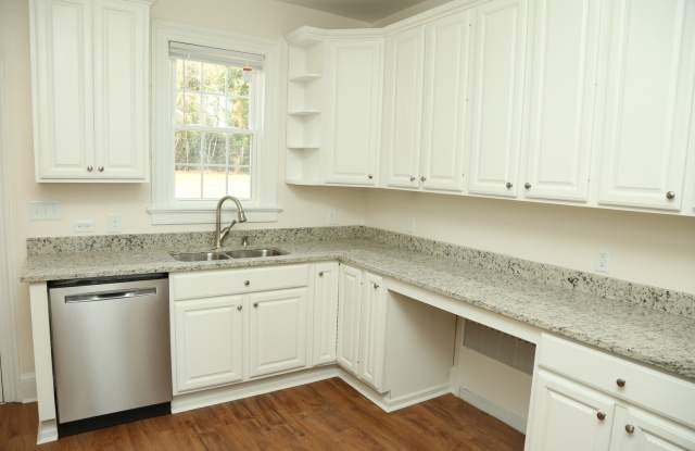 Large Charming Home Available Summer - 2019 Ivy Road, Charlottesville, VA 22903