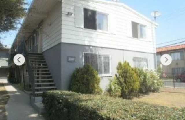 2025 Chariton St - 2025 Chariton Street, Los Angeles, CA 90034