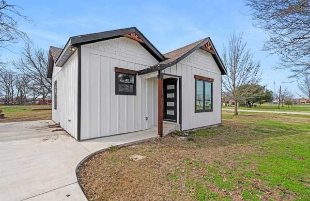 400 S Dallas Street photos photos
