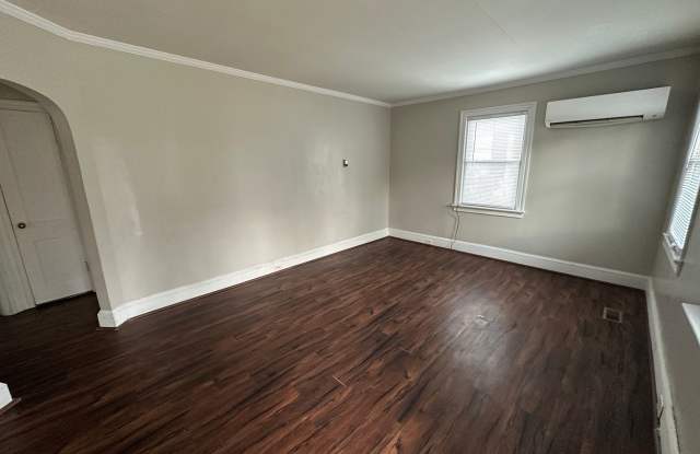 Charming and Spacious 2-Bedroom, 1.5-Bathroom Rental in Henderson, NC Gallery 3