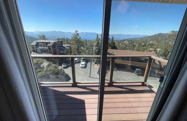 Beautiful townhome available now! Gallery 3