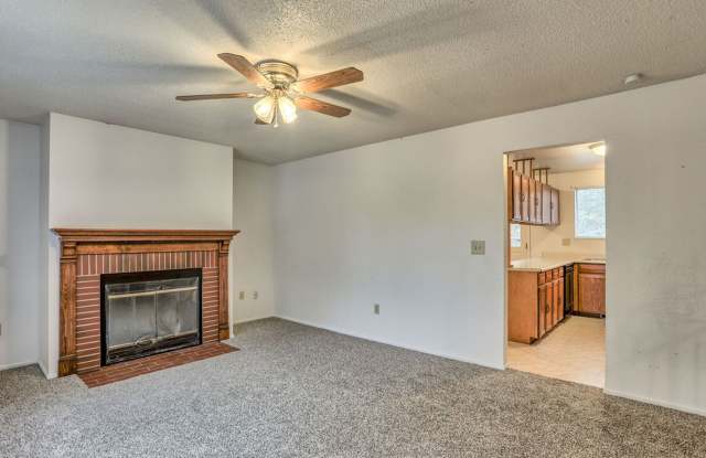 Spacious 4-Bedroom Home in West Fort Collins – $400 Move-In Special! Gallery 1