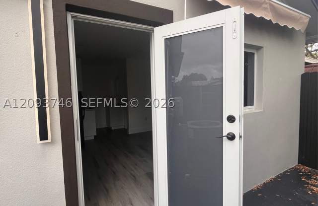 19541 NW 57th Ct Gallery 2