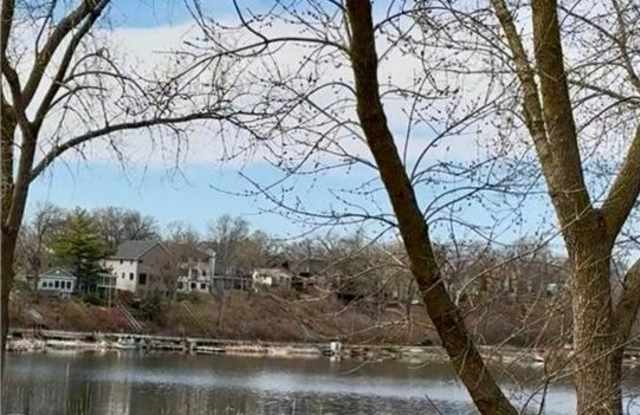 1304 W Medicine Lake Drive photos photos