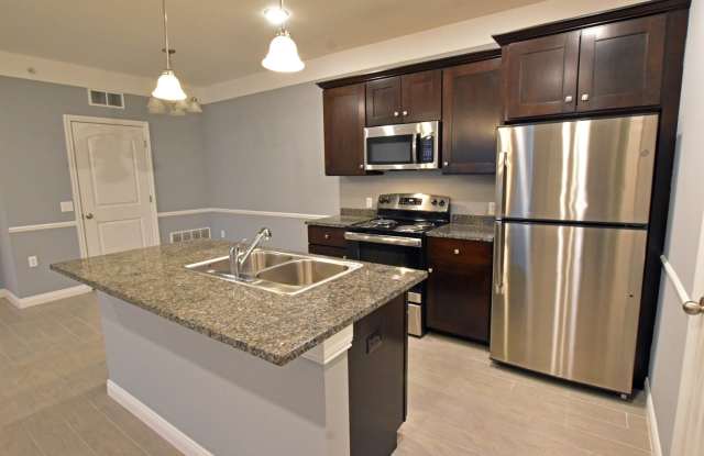 Shelby Township-2 Bedrooms, 2-Baths, Attached garage. Immediate possession! Gallery 4