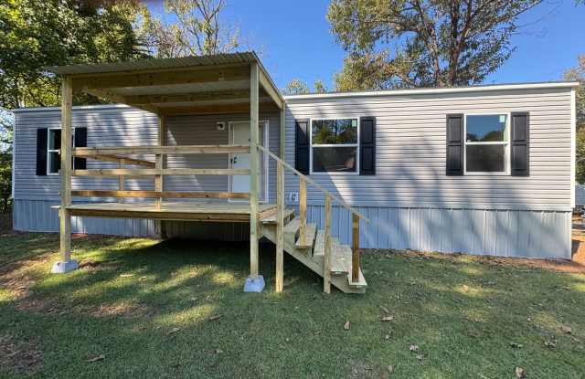 Brand new Efficiency 1 BR mobile home with large bonus room Gallery 1