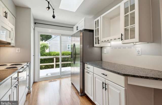 4008 FRANKLIN COURT Gallery 4