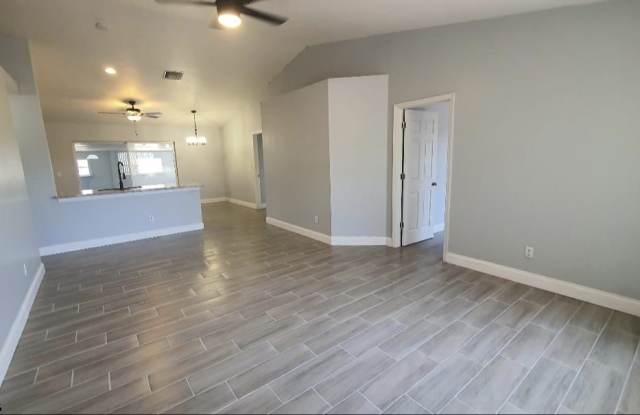4700 21st Street SW Gallery 3