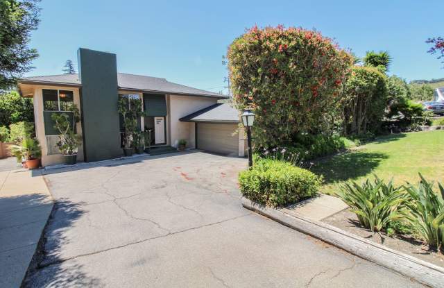 Split-Level 4 Bedroom House with Private Yard in the SLO Country Club Gallery 1