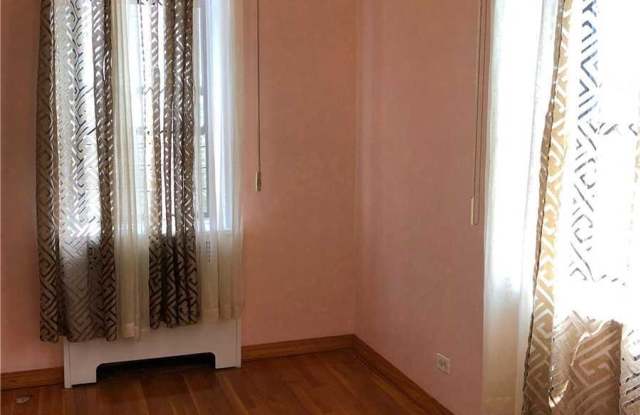 6433 99 St Gallery 2