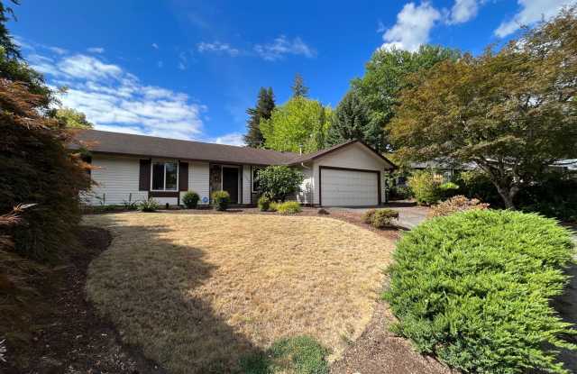 Gorgeous 3Bd + 2.5Ba in Beaverton!! Beautiful Backyard, Large Garage, Air Conditioning and Washer / Dryer Included!! Remodeled interior. Gallery 4