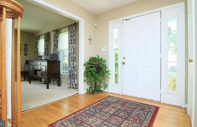 8525 SILVERVIEW DRIVE Gallery 2