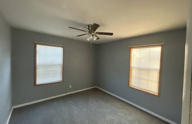 3000 Pickell Dr photos photos