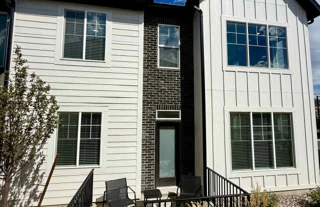 1125 North Clifton Drive Gallery 2
