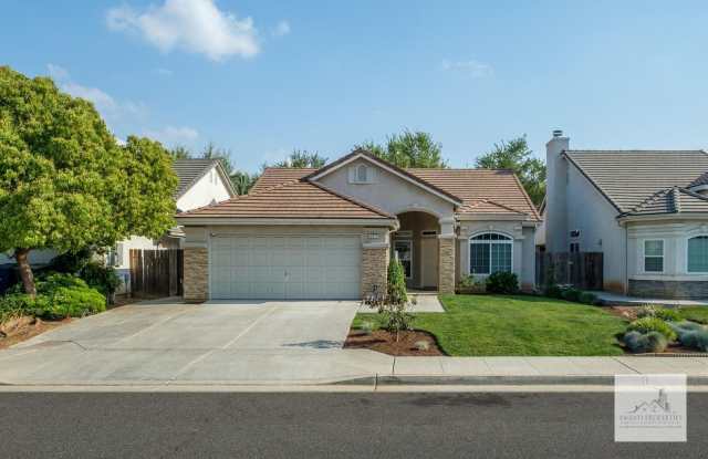3 Bedroom Home in Clovis Unified School District! Gallery 1
