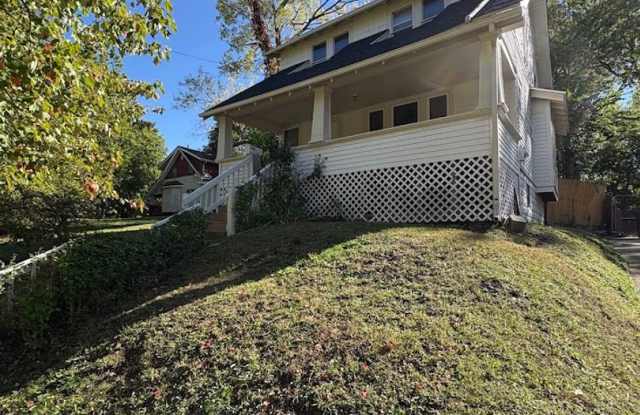 Four bedroom two bathroom home for rent photos photos