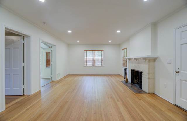 1601 SE 2ND Street Gallery 3